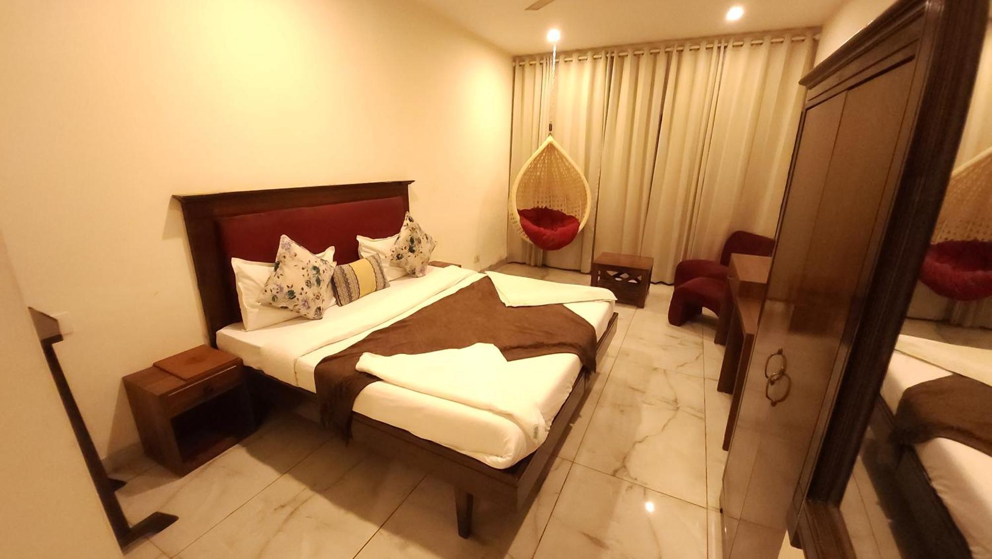 Hotel Vrs Inns Chandigarh Exterior photo